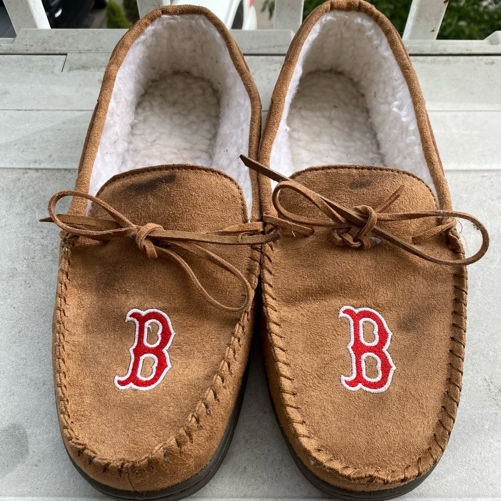 FOCO Boston Red Sox MLB Baseball Team Men's Moccasin Slippers